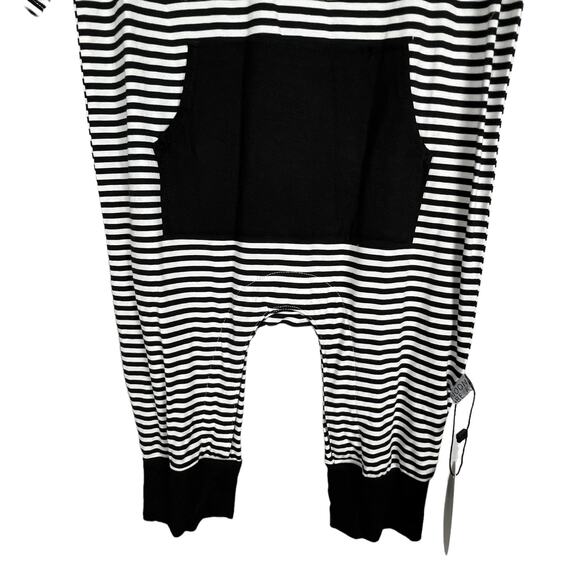 Moon + Beck Bamboo Viscose Striped Romper 4T Black White Pocket Snap Closure NWT - Picture 2 of 9